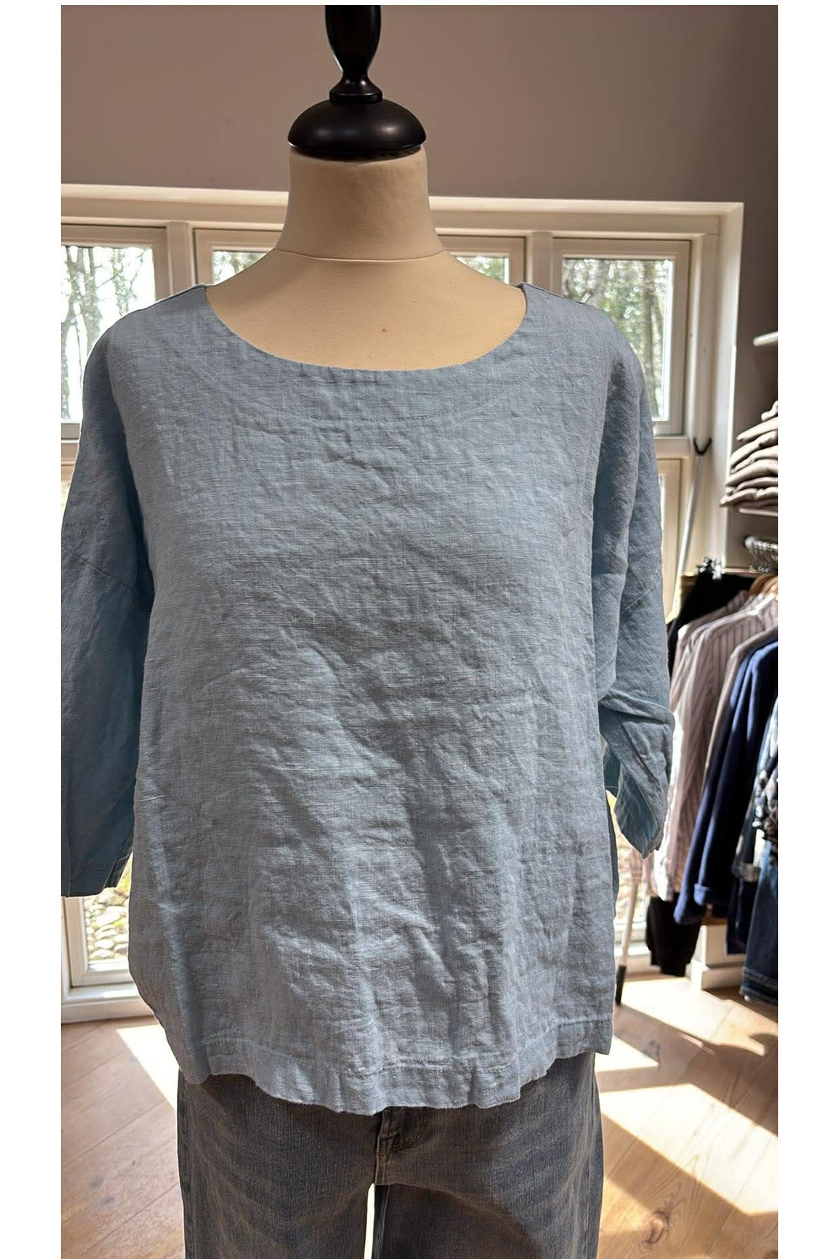 Thing bred bluse i hør 7145, Sky