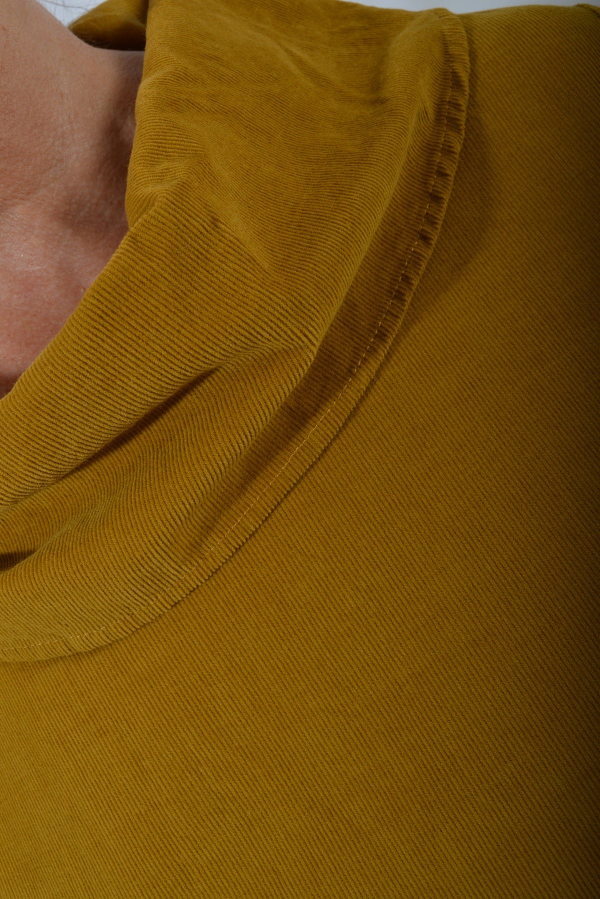 Thing tunika i fløjl 7034, Ochre