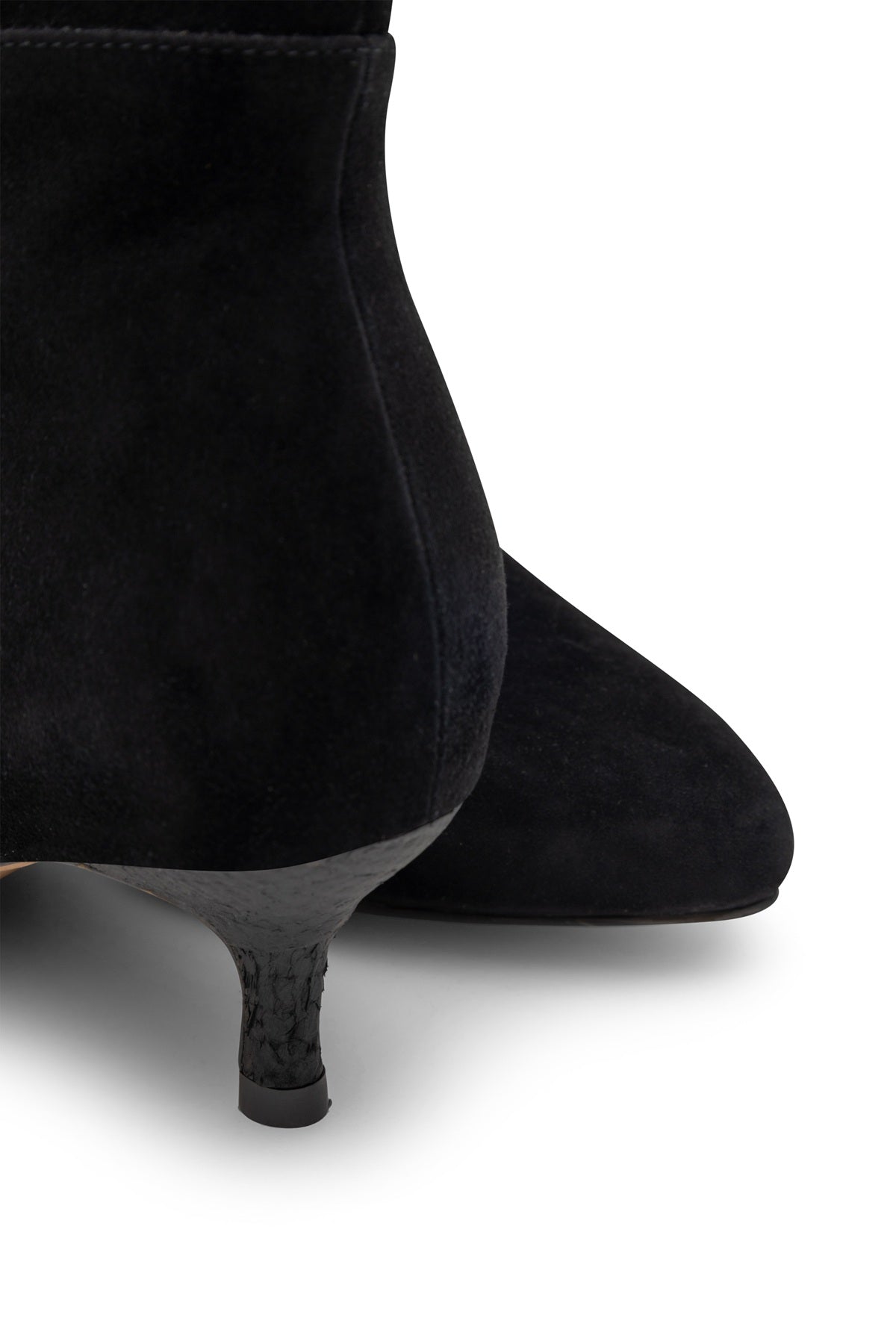 Woden Saga High, Black