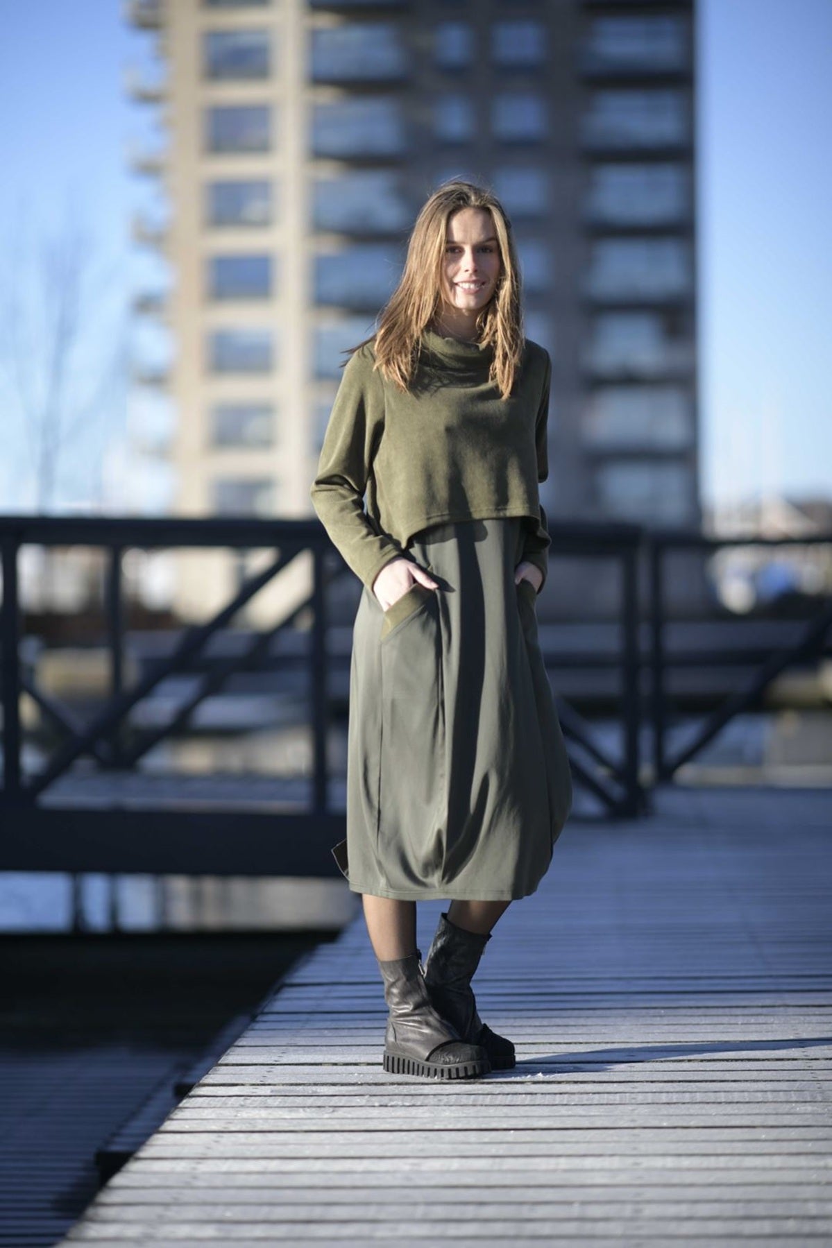 E Avantgarde kjole 14804-68, Army